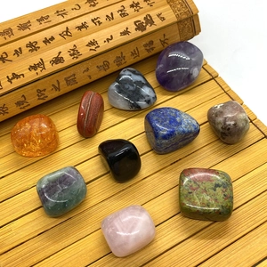 Lot de 10 pierres de cristal naturel polies irrégulières dont améthyste et quartz