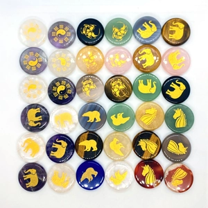 Diverse 25mm natuursteen cabochons met gouden olifantgravures en dierlijke motieven