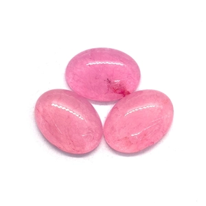 Trois pierres précieuses de quartz rose cabochon ovale poli pour la fabrication de bijoux