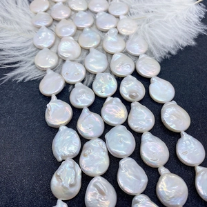 Perlas de agua dulce naturales blancas barrocas 15-16mm para joyería DIY con plumas blancas