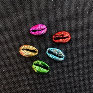 Polished metallic cowrie shell beads in assorted colors for DIY jewelry making