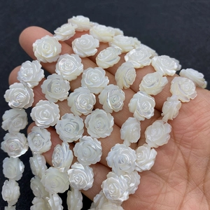 Perles de rose sculptées de 8 mm en nacre blanche pour la création de bijoux