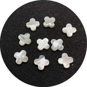 Irisierende Naturmuschel 8mm Kleeblatt-Blütenperlen für DIY Schmuckherstellung Zubehör