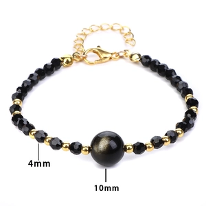Detail van 4mm facetgeslepen zwarte kralen en 10mm obsidiaan kraal met verstelbare ketting