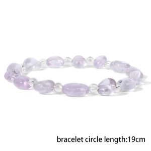 Detalle de pulsera de cuentas de cristal púrpura irregulares con circunferencia de 19 cm