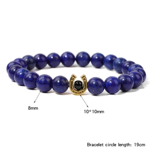 Bracciale da uomo in pietra naturale con ciondolo a ferro di cavallo dorato e perle da 8mm
