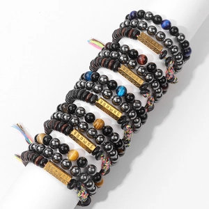 Ensemble de trois bracelets en pierre œil de tigre avec gravure mantra et cordes
