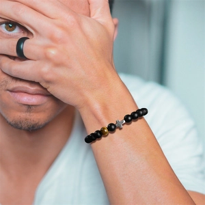 Herren Armband mit schwarzen Steinen, Tigerauge Perle und silbernem Kreuzanhänger