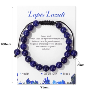 Detail van 8mm lapis lazuli kralenarmband met verstelbaar koord en beschrijving