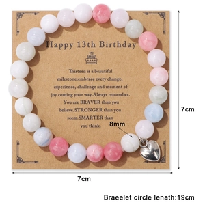 Coffret cadeau d'anniversaire avec bracelet en perles de 8mm et pendentif en cœur
