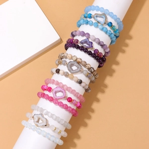 Ensemble de 3 bracelets perlés extensibles avec charmes en pierre naturelle et druzy