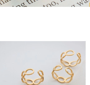 Three-piece set of 18K gold plated interlocking geometric open rings with hollow oval links