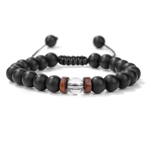 Dettaglio del bracciale con perle occhio di tigre nero opaco 8mm e cordino intrecciato