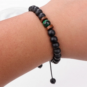 Bracciale da uomo retrò con perline occhio di tigre nere opache e cordino regolabile