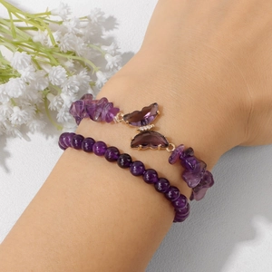 6mm Amethyst Doppel-Perlenarmband Set mit unregelmäßigen Steinen und goldenem Schmetterling
