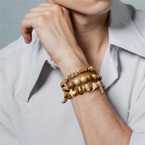Set di tre braccialetti da uomo in pietre naturali con perline rettangolari e irregolari