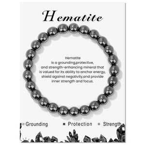 Metallisch graues 8mm Hämatit Perlenarmband auf einer Erdungskarte präsentiert