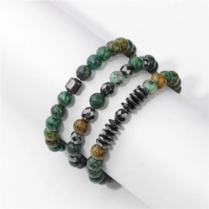 Detailansicht eines dreiteiligen elastischen Perlenarmband-Sets mit Naturstein und Hämatit