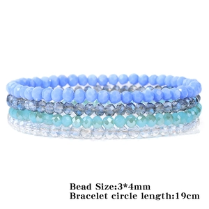 Detalle de un conjunto de 4 pulseras elásticas de cuentas de vidrio facetado de 4mm