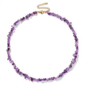Detail of amethyst gravel necklace featuring adjustable golden stainless steel lobster clasp