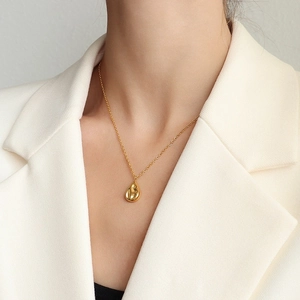 Minimalistische gouden druppelketting voor dames van duurzaam roestvrij staal