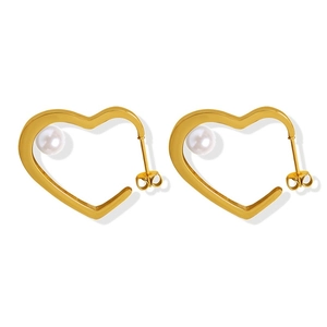 Elegant 18K gold-plated heart-shaped stud earrings with white pearls for women
