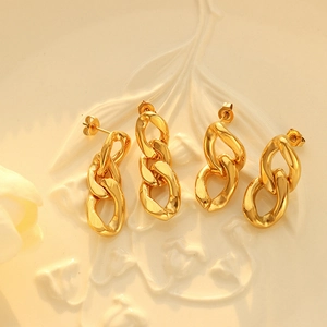Set di Gioielli Minimalista in Acciaio Inossidabile per Donna Collana con Catena Placcata Oro e Orecchini a Anello