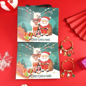 Calendrier de l'Avent de Noël avec breloques perlées vertes et bracelets dorés DIY