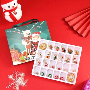 Calendrier de l'Avent bijoux DIY avec sac cadeau vert et 24 breloques de Noël