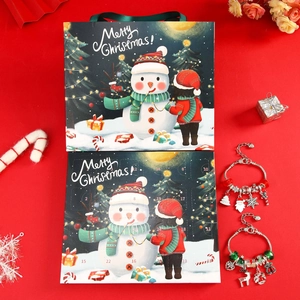 Calendrier de l'Avent de Noël avec bracelets à breloques et sac bonhomme de neige en boîte