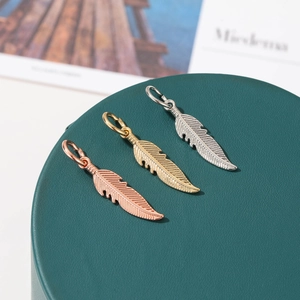 Pendentifs plumes en argent, or et or rose pour la création de bijoux personnalisés
