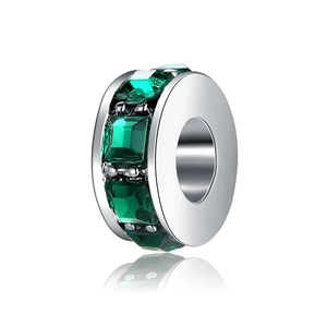 Abalorio de plata con cristales verde esmeralda de corte cuadrado para pulseras