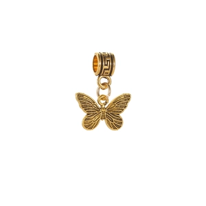 Details des Vintage Gold Schmetterling Anhängers mit verzierten Flügeln und breiter Öse