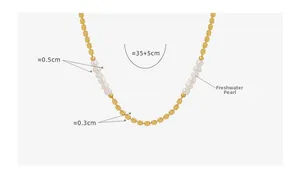 Detail van zoetwaterparelketting met gouden kralen en afmetingen voor 35+5cm lengte