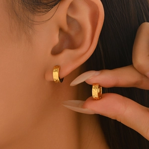 2025 Gold textured hoop earrings with retro hammered finish for women's daily commute
