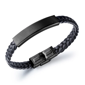 Bracelet pour homme en cuir tressé noir vintage avec plaque en métal mat et fermoir en acier