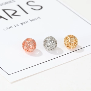 Cuentas de filigrana con flores huecas en oro rosa, plata y oro para joyería DIY