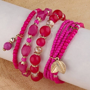 Boho Mehrlagiges elastisches Perlenarmband-Set mit Kristallblättern in Pink und Burgund
