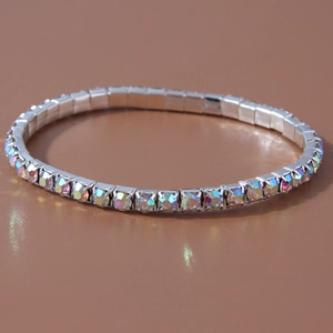 Bracciale tennis elastico argento con radiosi strass in cristallo AB in un'unica fila