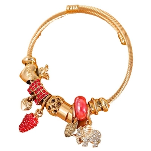 Golden elephant strawberry charm bracelet with heart pendants for women fashion accessory