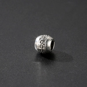 Cuentas de plata antigua con texturas en relieve para joyas y collares DIY