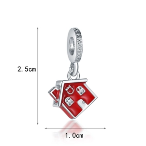Detailansicht Hausanhänger mit Maßen von 2,5 cm Höhe und 1,0 cm Breite für Armbänder