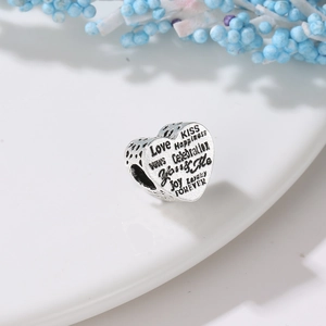Abalorio de corazón de plata pulida con palabras grabadas para creación de joyas DIY