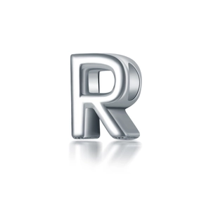 Abalorio de letra R plateada pulida con orificio lateral para joyería artesanal