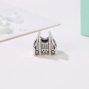 Abalorio vintage de aleación plateada puente Golden Gate para pulseras DIY