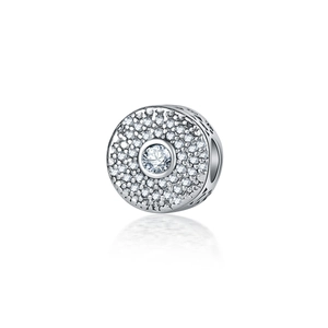 Charm in argento scintillante con zirconi incastonati e incisione laterale per bracciali