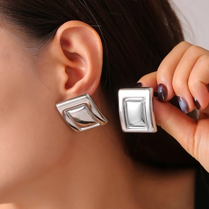 Polierte silberne geometrische Rechteck-Ohrhänger im Vintage-Stil aus glänzendem Metall