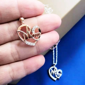 Collier cœur Mom bicolore avec cristaux scintillants en or rose et argent poli