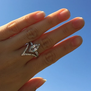 Elegant marquise cut zircon stacking ring with V-shaped wave band in silver finish