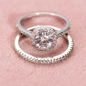 Set de Anillos de Cobre y Circonita para Mujer Corte Redondo Halo Compromiso Boda Color Plata Joyería
